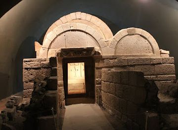 bulgaria/southwest-bulgaria/landmark/thracian-tomb-of-sveshtari-unesco-world-heritage-site