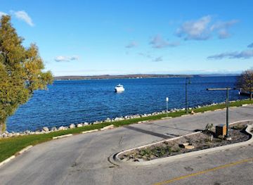 michigan/charlevoix/landmark/charlevoix-municipal-boat-ramp