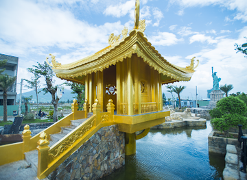 vietnam/da-nang/landmark/wonder-park-wyndham-danang-golden-bay-hotel