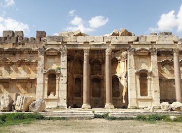 lebanon/baalbek/landmark/temple-of-bacchus