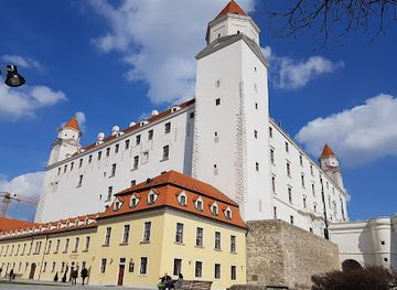 slovakia/bratislava/bratislava-castle-hrad/landmark/vienna-gate