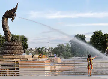 Naga Statue: Naga Kanha Gotama Plaza