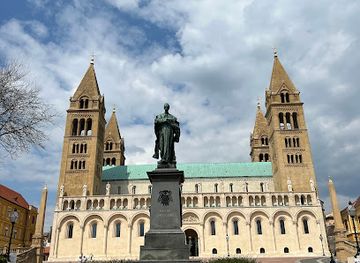 hungary/pecs/landmark/mecsextrem-park