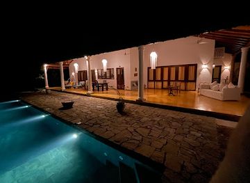 sri-lanka/mirissa/landmark/firemoongarden