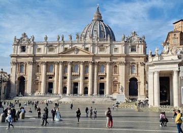 vatican-city/apostolic-palace/landmark/st-peter-square-obelisk