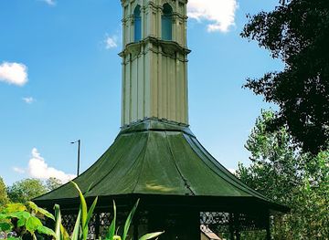 united-kingdom/leeds/roundhay/landmark/oakwood-clock