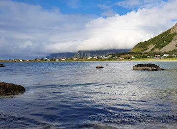 norway/lofoten-islands/landmark/ramberg-beach-red-cottage