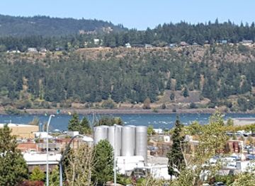 oregon/hood-river/landmark/full-sail-brewing-company