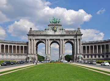 belgium/wallonia/landmark/triumphal-arch