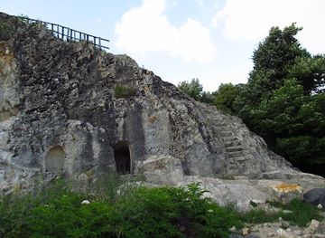 bulgaria/rhodopes/landmark/the-deaf-stones