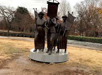 tennessee/nashville-basin/landmark/centennial-park