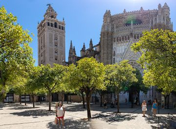 spain/seville/el-arenal/landmark/puerta-del-perdon-y-patio-de-los-naranjos