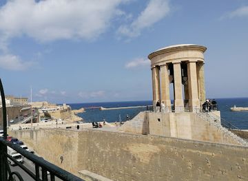 malta/birgu/landmark/war-memorial