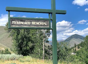 idaho/sun-valley/landmark/hemingway-memorial