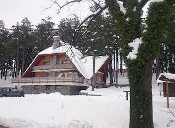 bosnia-and-herzegovina/bihac/landmark/lovacki-dom