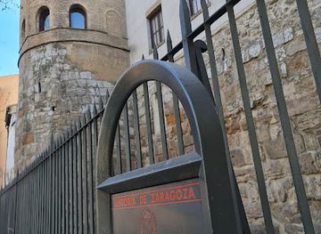 spain/zaragoza/el-gancho/landmark/murallas-romanas-de-zaragoza