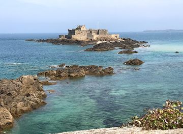 france/brittany-coast/landmark/national-fort
