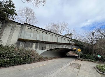 washington/federal-way/landmark/yesler-cable-car-bridge