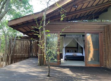 south-africa/hluhluwe-imfolozi-park/landmark/ihlozi-luxury-game-lodge