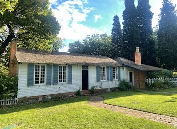 australia/eastern-victoria/landmark/la-trobe-s-cottage