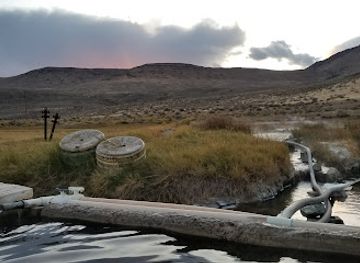 oregon/umpqua-valley/landmark/alvord-hot-springs-bath-house-campground