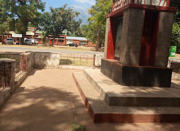 malawi/phalombe-plains/landmark/phalombe-napolo-memorial-pillar