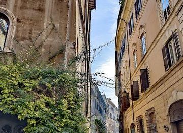 vatican-city/vatican-museums/landmark/via-del-pellegrino