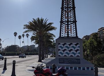 california/south-coast/landmark/pch-monument