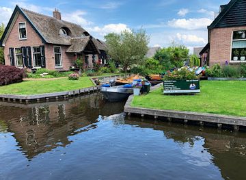 netherlands/giethoorn/landmark/kunstgalerie-afrika