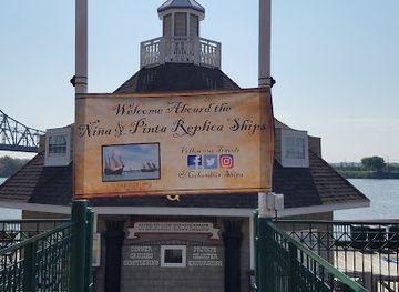 illinois/peoria/landmark/cefcu-center-stage-at-the-landing