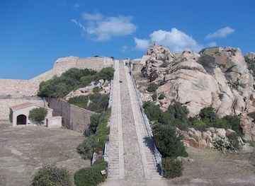 italy/sardinia/landmark/la-fortezza-di-monte-altura