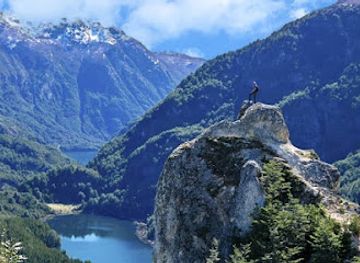 chile/futaleufu/landmark/piedra-del-aguila