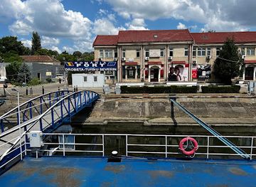 romania/drobeta-turnu-severin/landmark/port-drobeta-turnu-severin