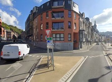 belgium/dinant/landmark/hommage-aux-chasseurs-ardennais