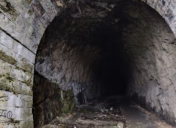 serbia/novi-sad/petrovaradin/landmark/stari-zheleznichki-tunel-ulaz-od-dunava