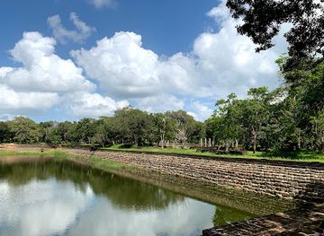sri-lanka/anuradhapura-district/landmark/elephant-pond
