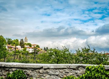 slovenia/coastal-karst/landmark/karra-unveil-the-hidden-karst