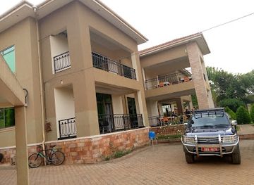 uganda/entebbe/landmark/lake-point-villa