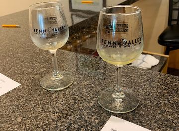 michigan/saugatuck/landmark/fenn-valley-saugatuck-tasting-room