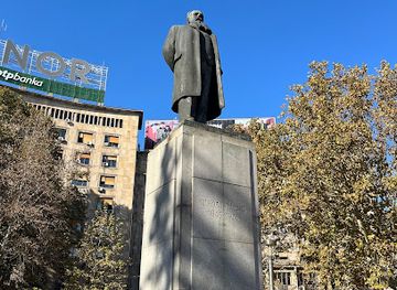 serbia/belgrade/landmark/statue-of-nikola-pasic