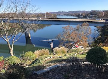 tennessee/chattanooga-riverfront/landmark/sculpture-garden