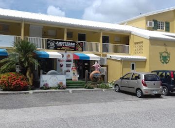 sint-maarten/philipsburg/landmark/amsterdam-cheese-and-liquor-store