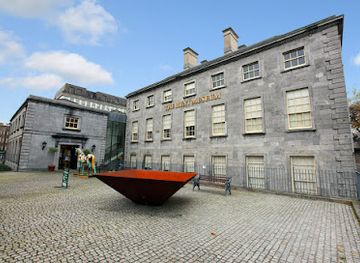 ireland/limerick/landmark/the-hunt-museum