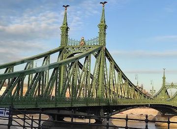 hungary/tatabanya/landmark/szabadsag-hid