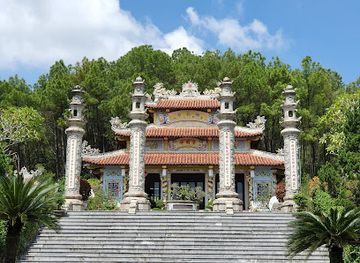 vietnam/hue/landmark/huyen-tran-cultural-center