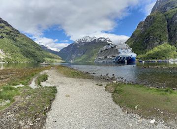 norway/geirangerfjord/landmark/geiranger-cruise-pier