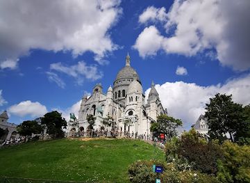 france/ile-de-france/landmark/le-passe-muraille