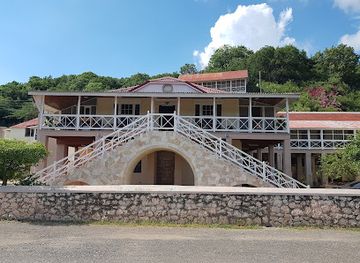 jamaica/santa-cruz-mountains/landmark/milk-river-hotel-mineral-spa