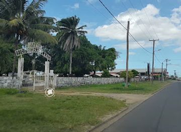 suriname/marienburg/landmark/f-i-g-s-istana-begraafplaats