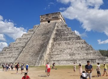 mexico/yucatan-peninsula/landmark/cenote-suytun